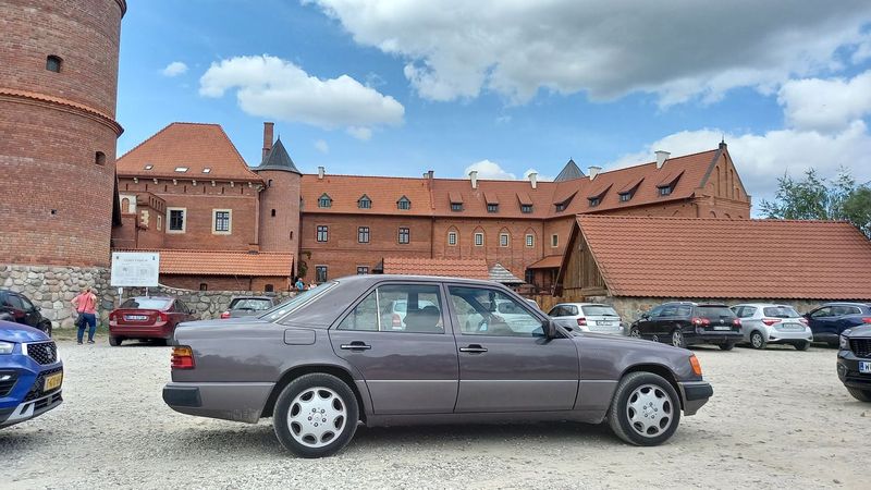 Mercedes W124